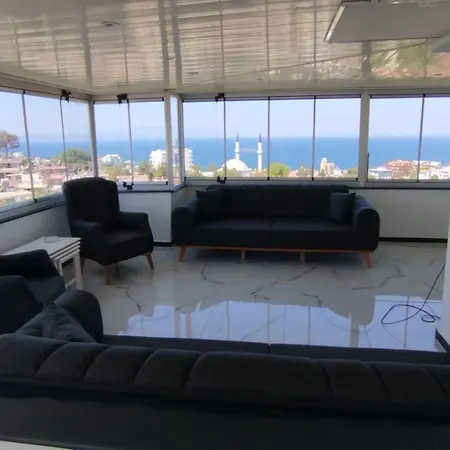 Full Deniz Manzarali Κουσάντασι